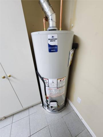 Bradford White hot water heater installed by Applause Plumbing and Heating in Stewartsville, NJ. We serve customers in Pennsylvania and New Jersey.