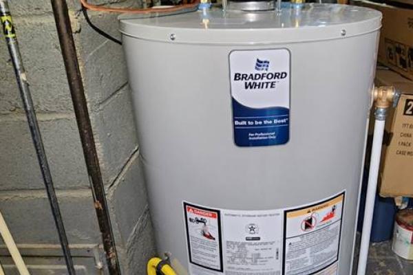 Bradford White 40 Gallon Natural Gas Water Heater installed by Applause Plumbing in a customer's basement in Forks, PA.